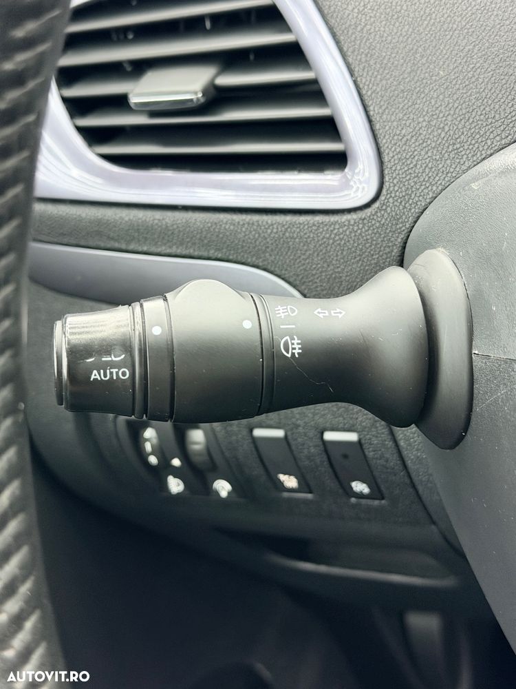 Renault Scenic dCi 110 LIMITED - 27