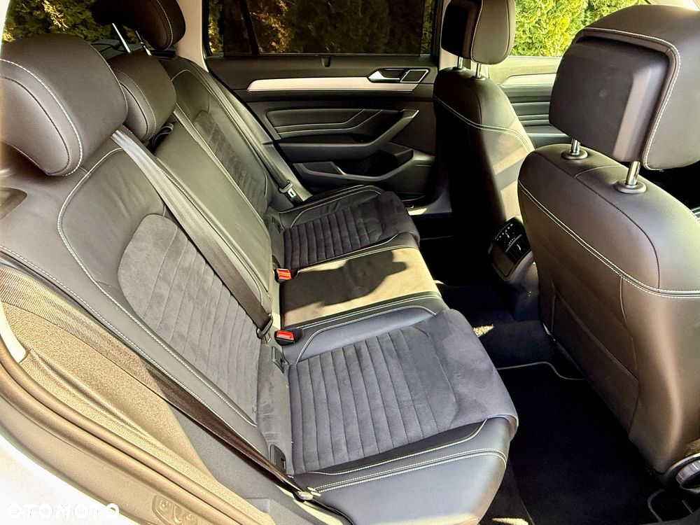 Volkswagen Passat 2.0 TSI Elegance DSG - 29