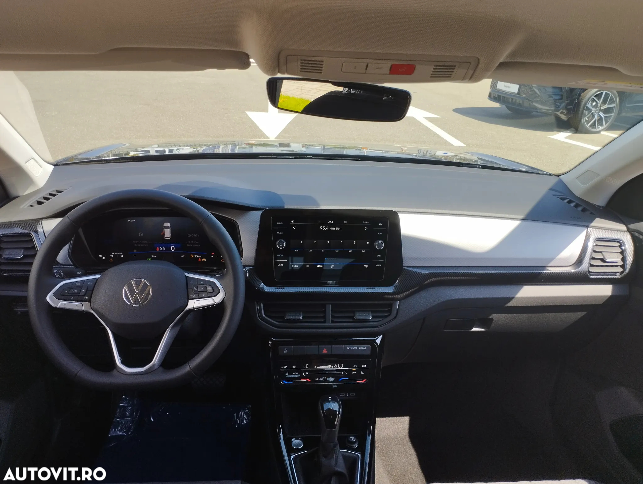 Volkswagen T-Cross 1.0 TSI DSG Life - 15