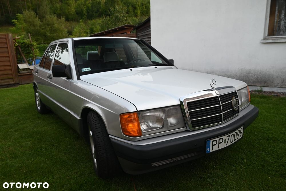 Mercedes-Benz W201 (190) - 13