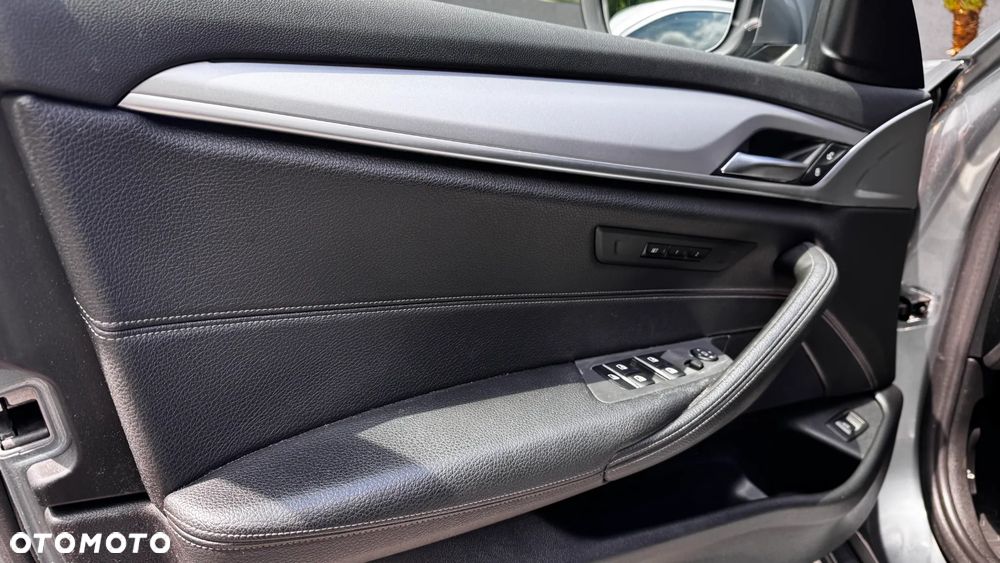 BMW Seria 5 520i M Sport sport - 16