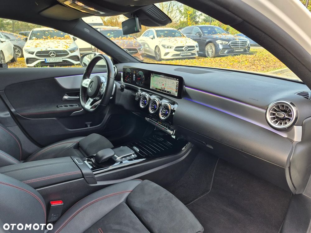 Mercedes-Benz Klasa A [W 177] 18-22 - 29