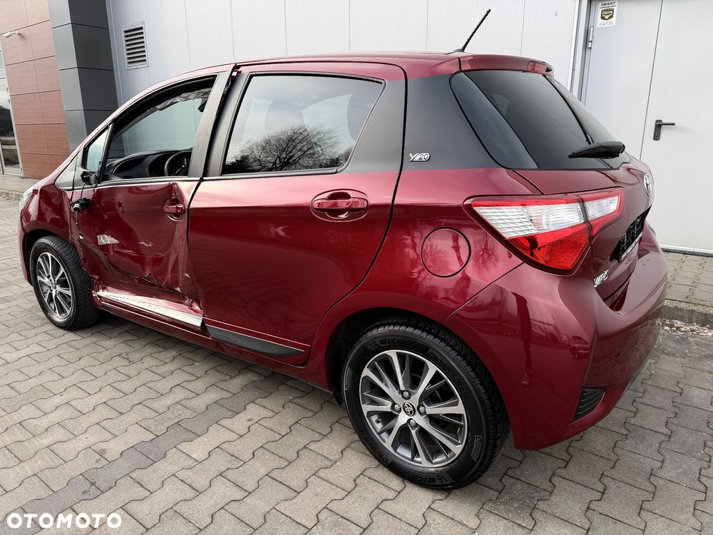 Toyota Yaris 1.5 Premium - 10
