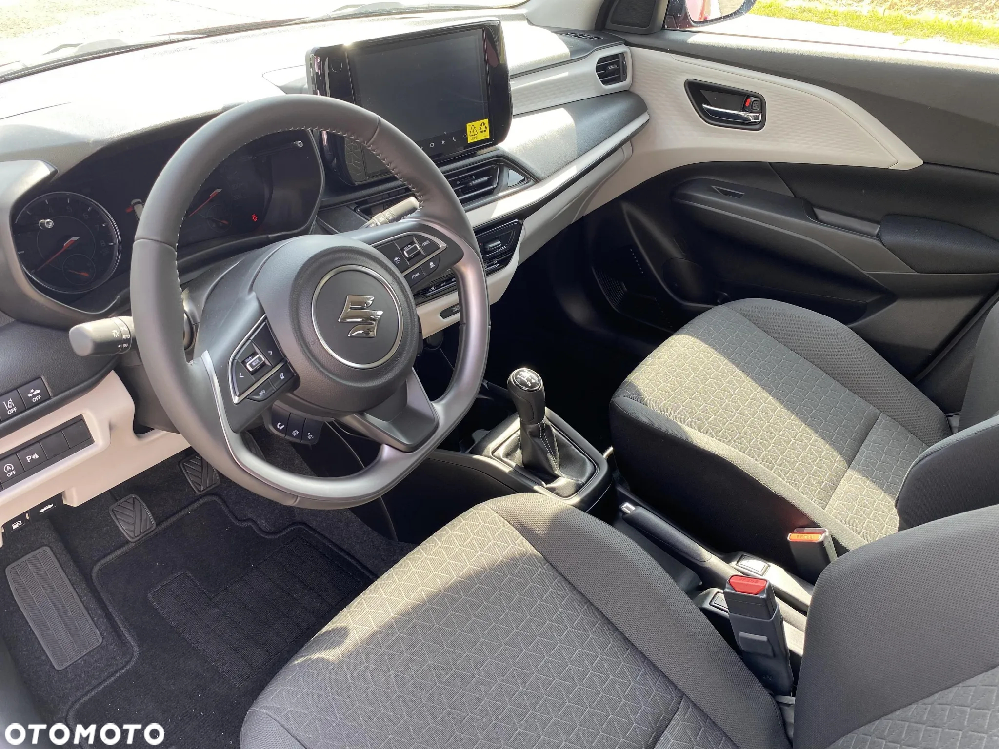 Suzuki Swift 1.2 Dualjet SHVS Premium Plus - 9