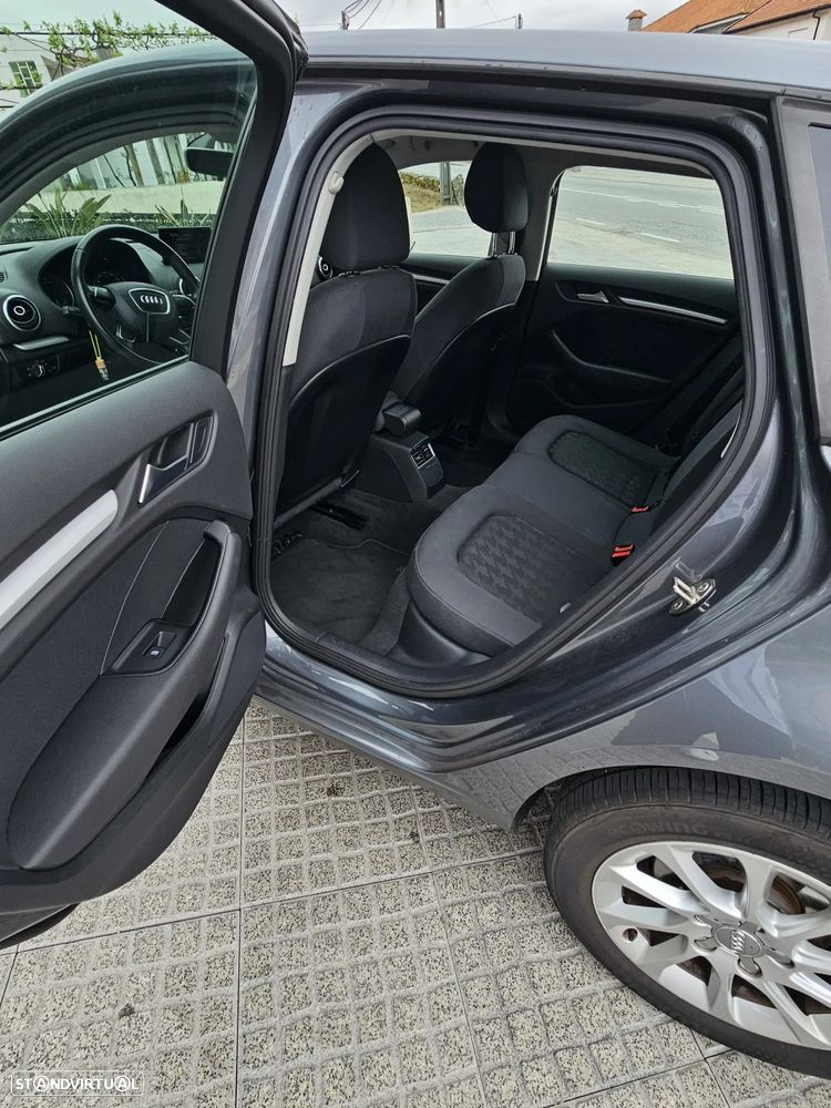 Audi A3 Sportback 1.6 TDI Attraction - 11