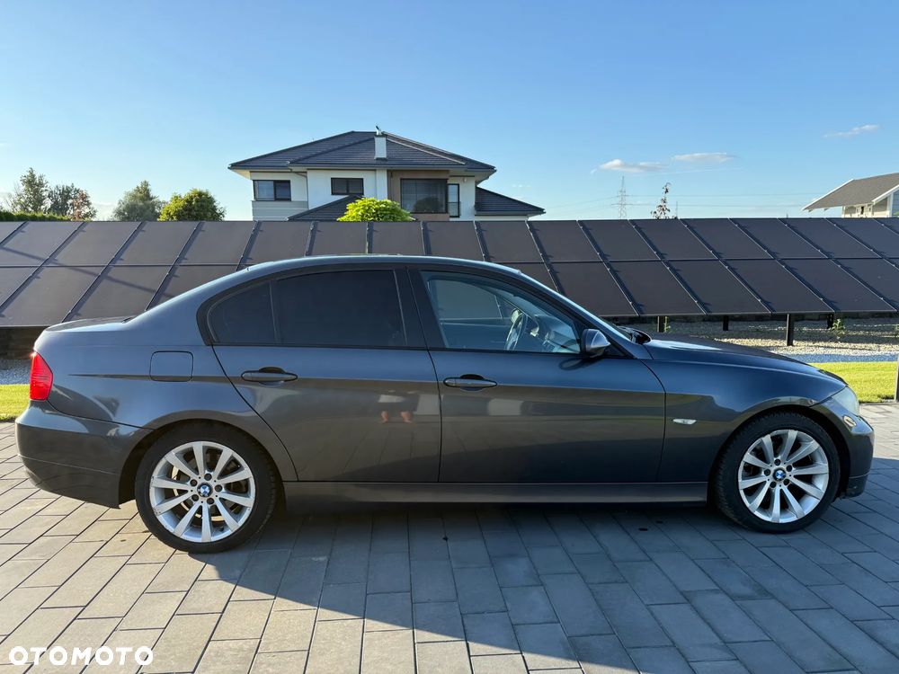 BMW Seria 3 320i - 5