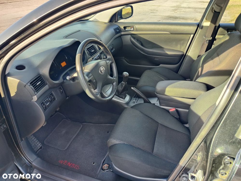 Toyota Avensis 1.8 VVT-i Sol - 10