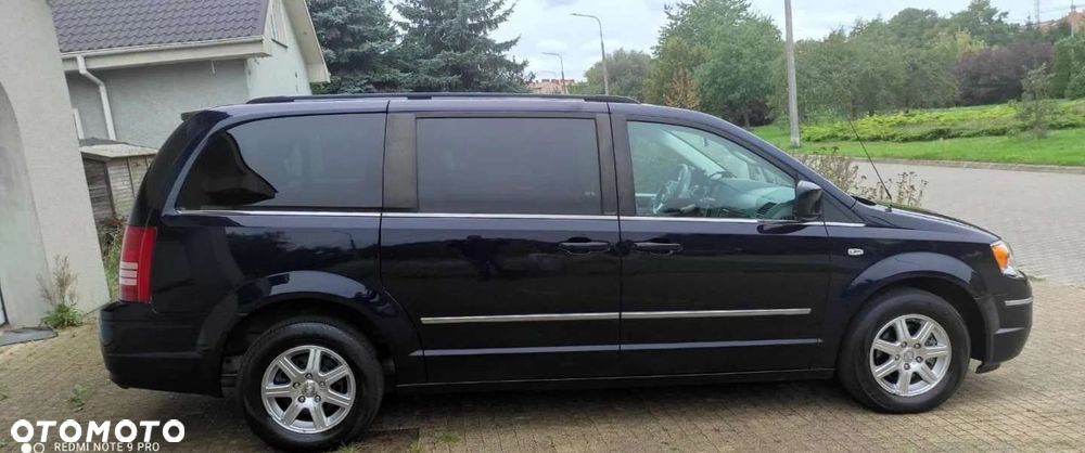 Chrysler Town & Country - 23