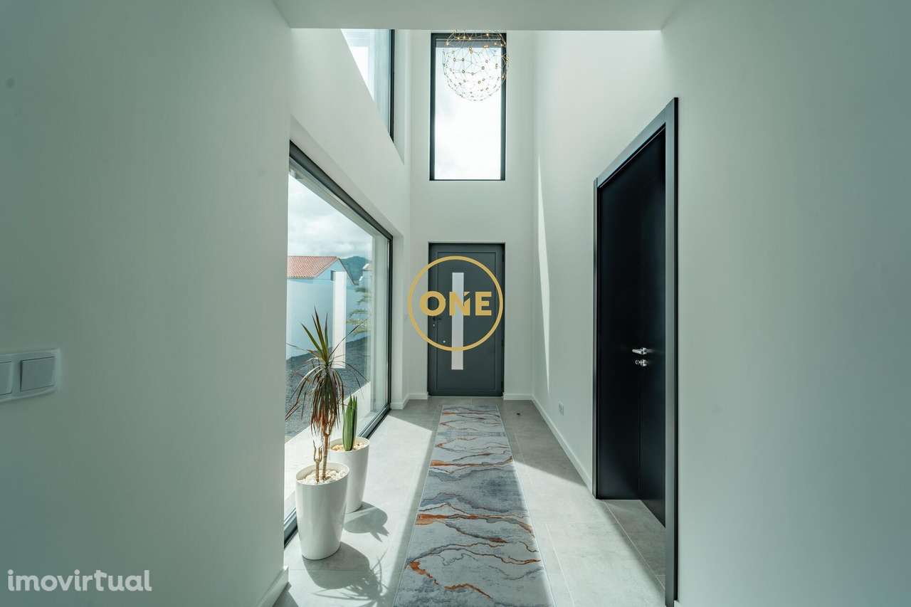 Moradia T2+1 Nova - Piscina, Terraço, Ginásio e Suíte com Closet - Grande imagem: 3/39