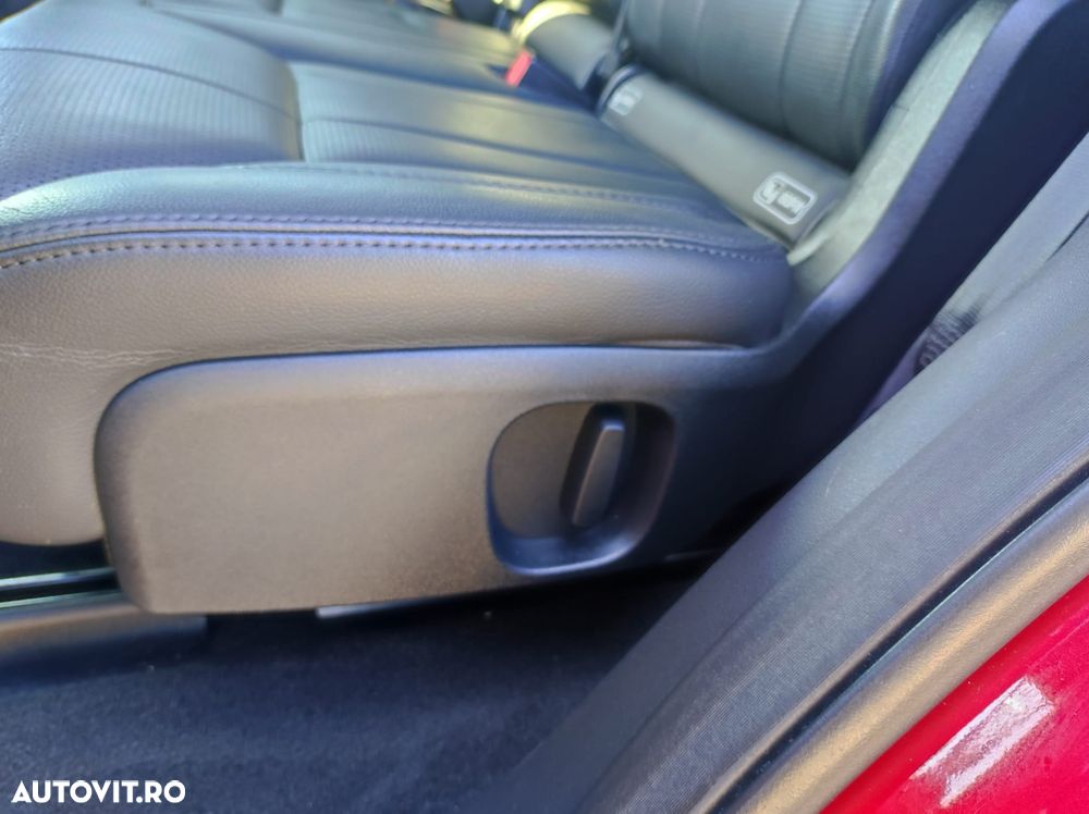 Land Rover Discovery 2.0 L SD4 HSE Luxury - 23