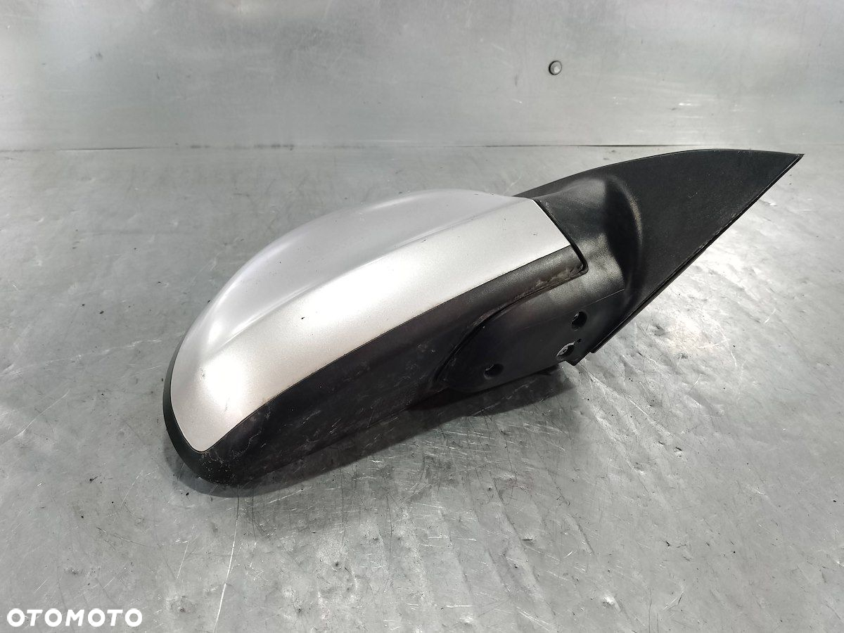 LUSTERKO PRAWE KIA CEE'D I - 2