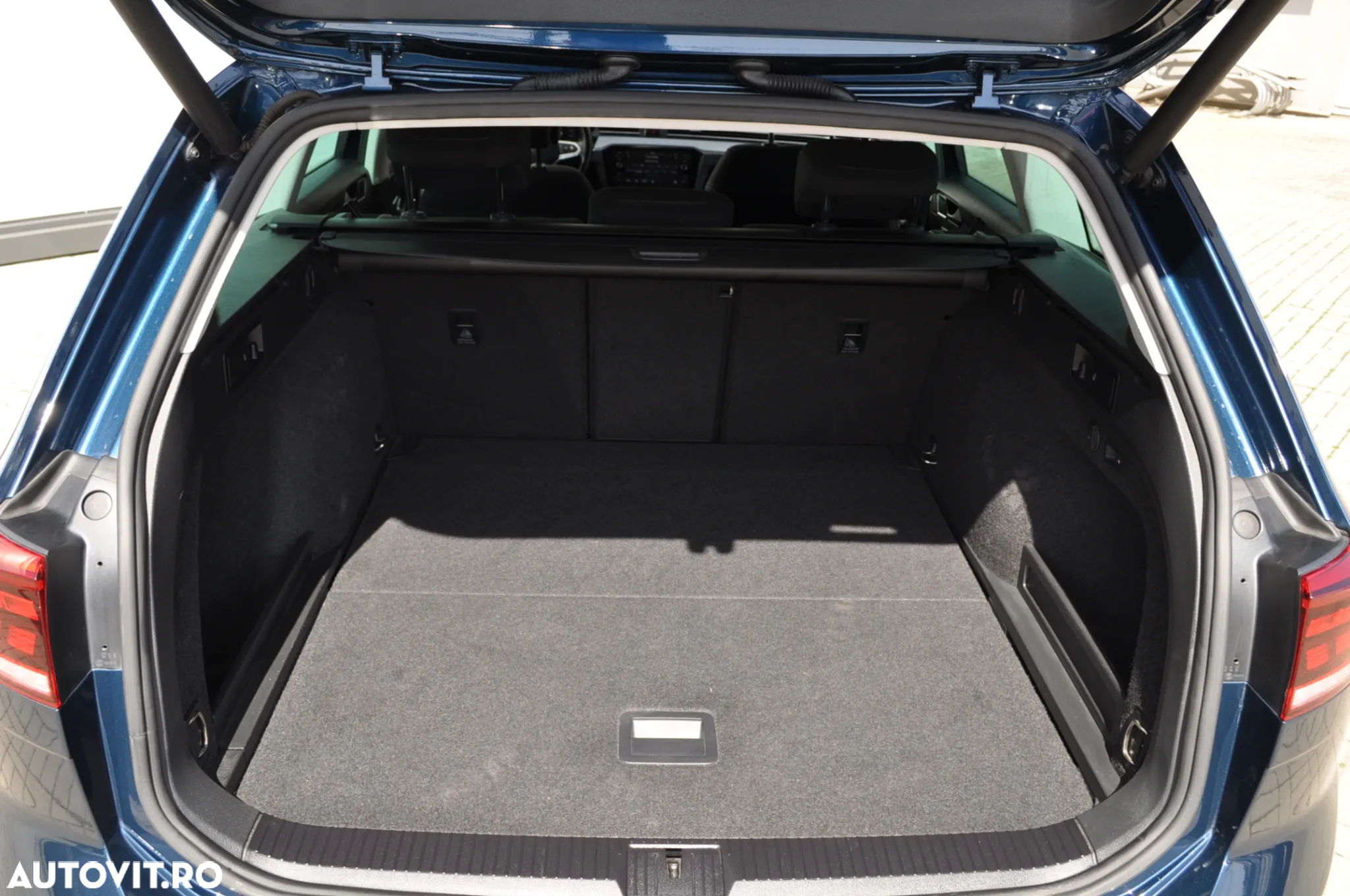 Volkswagen Passat Variant 2.0 TDI SCR DSG 4Motion Business - 16