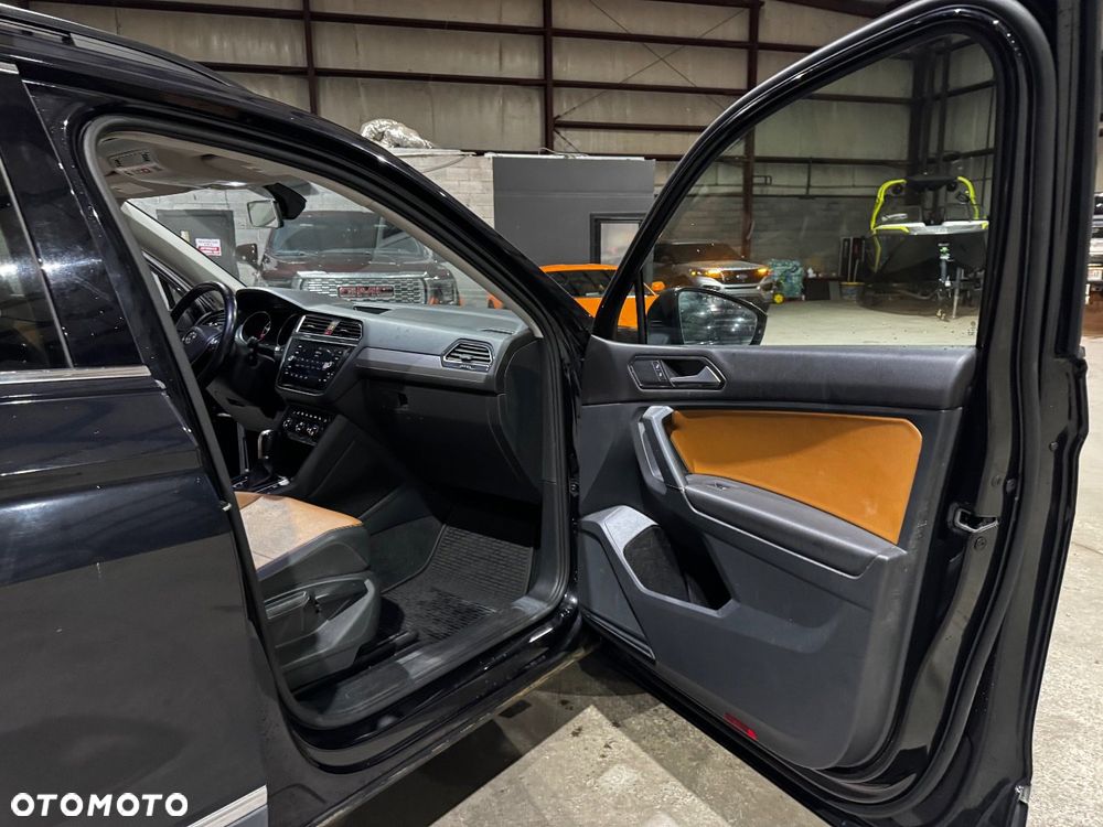 Volkswagen Tiguan - 10