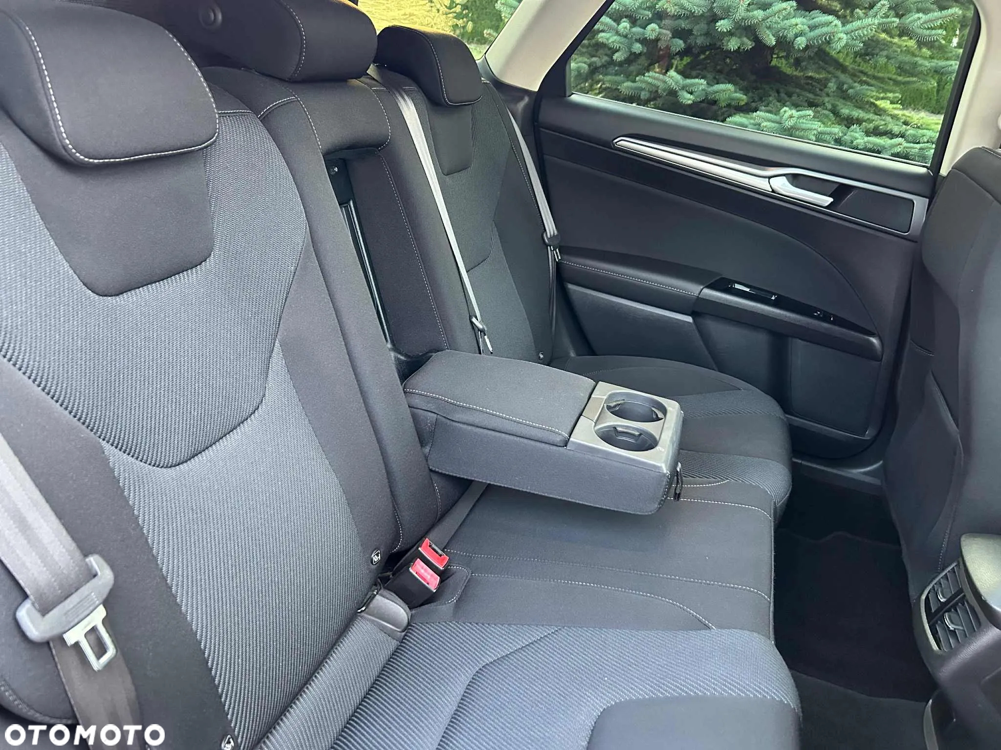 Ford Mondeo - 36