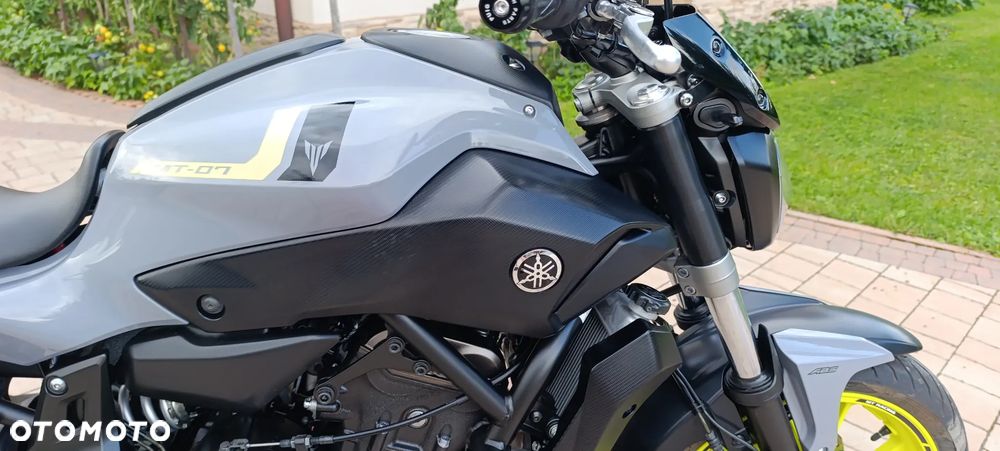 Yamaha MT - 27
