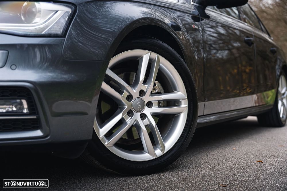 Audi A4 2.0 TDI DPF S line Sport Pack - 9