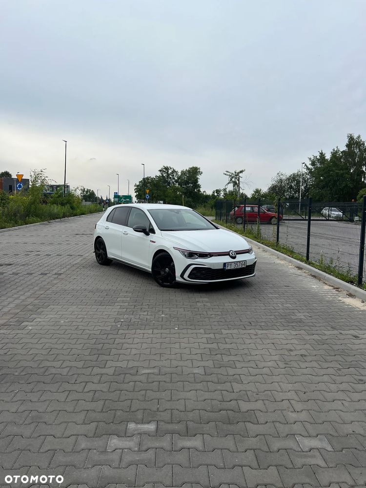 Volkswagen Golf - 1