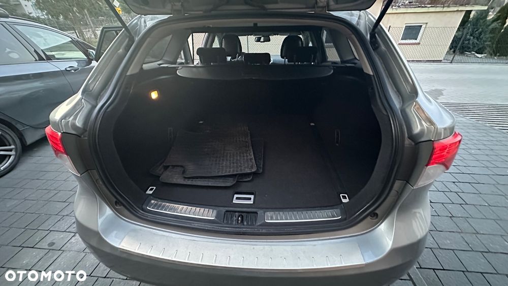 Toyota Avensis 2.0 D-4D - 11