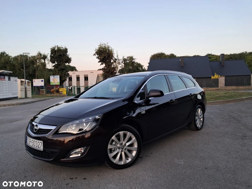 Opel Astra 1.4 Turbo Exklusiv - 2