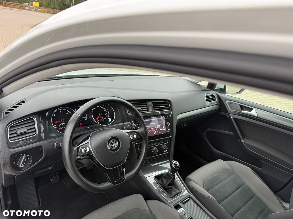 Volkswagen Golf 1.6 TDI BlueMotion Technology Trendline - 28