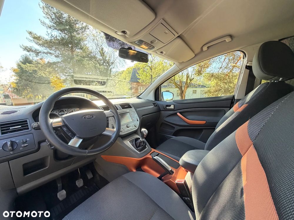 Ford Kuga 2.0 TDCi 2x4 Titanium - 17