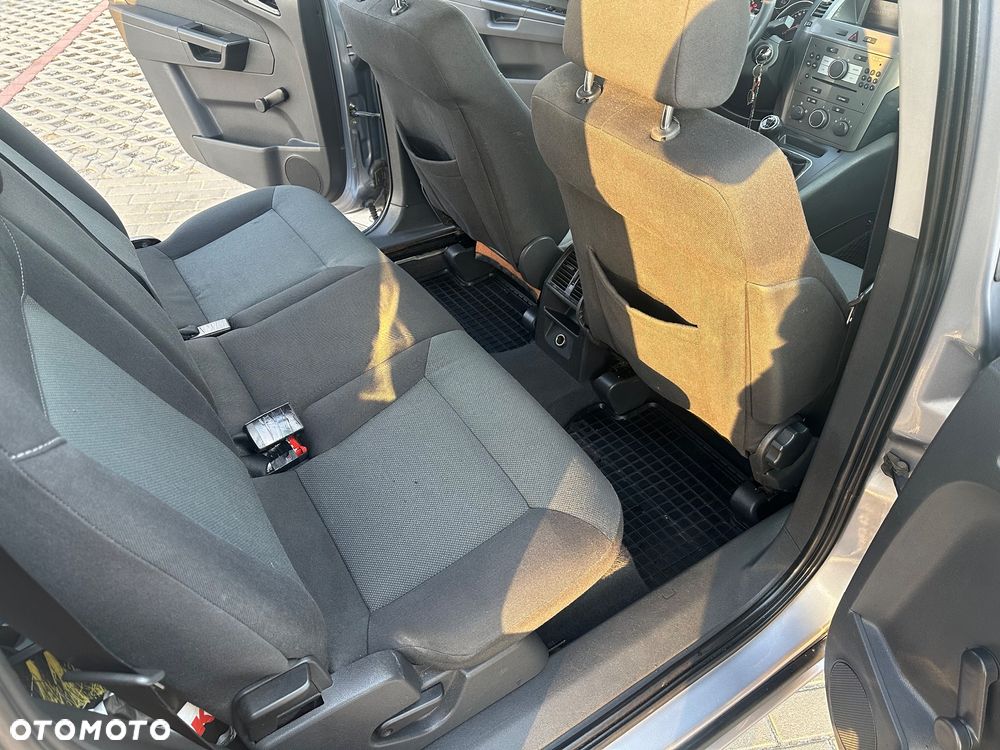 Opel Zafira 1.9 CDTI - 11