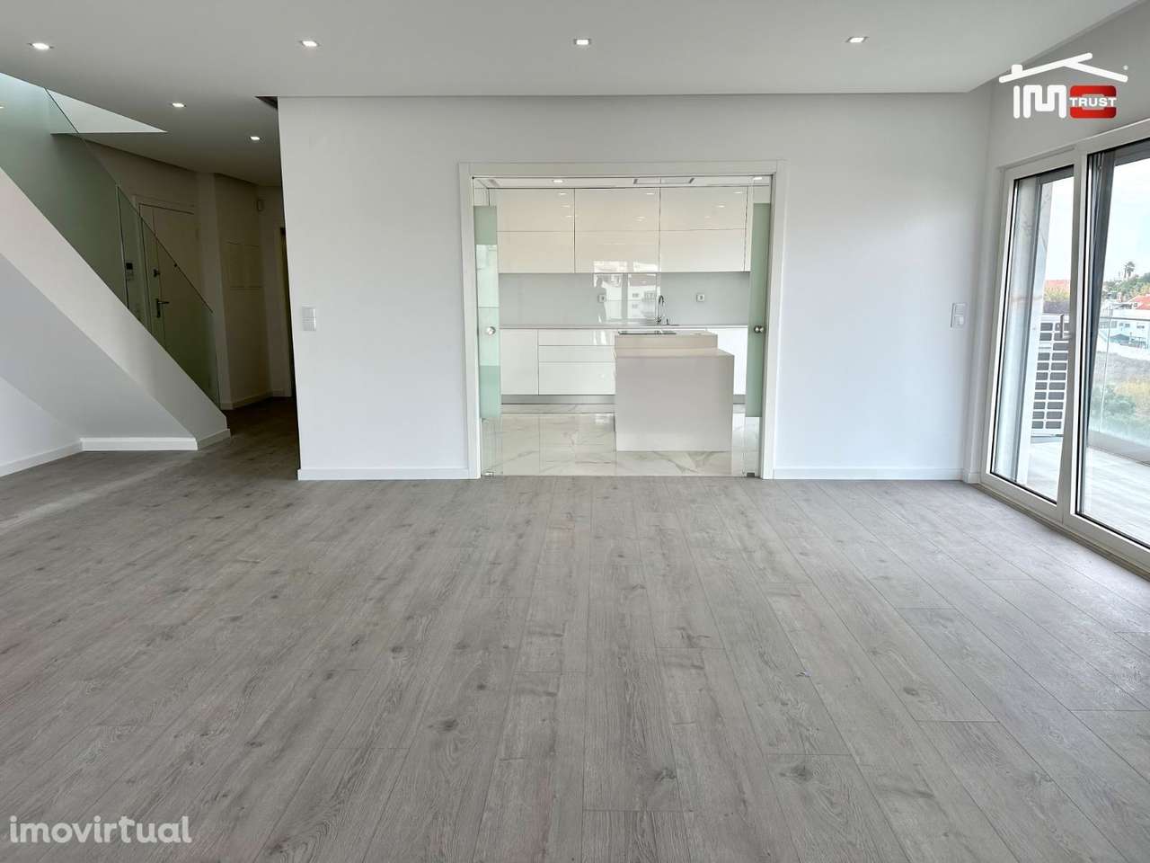 Incrível T3 Duplex c/ Terraço Grande e Garagem - Grande imagem: 4/33