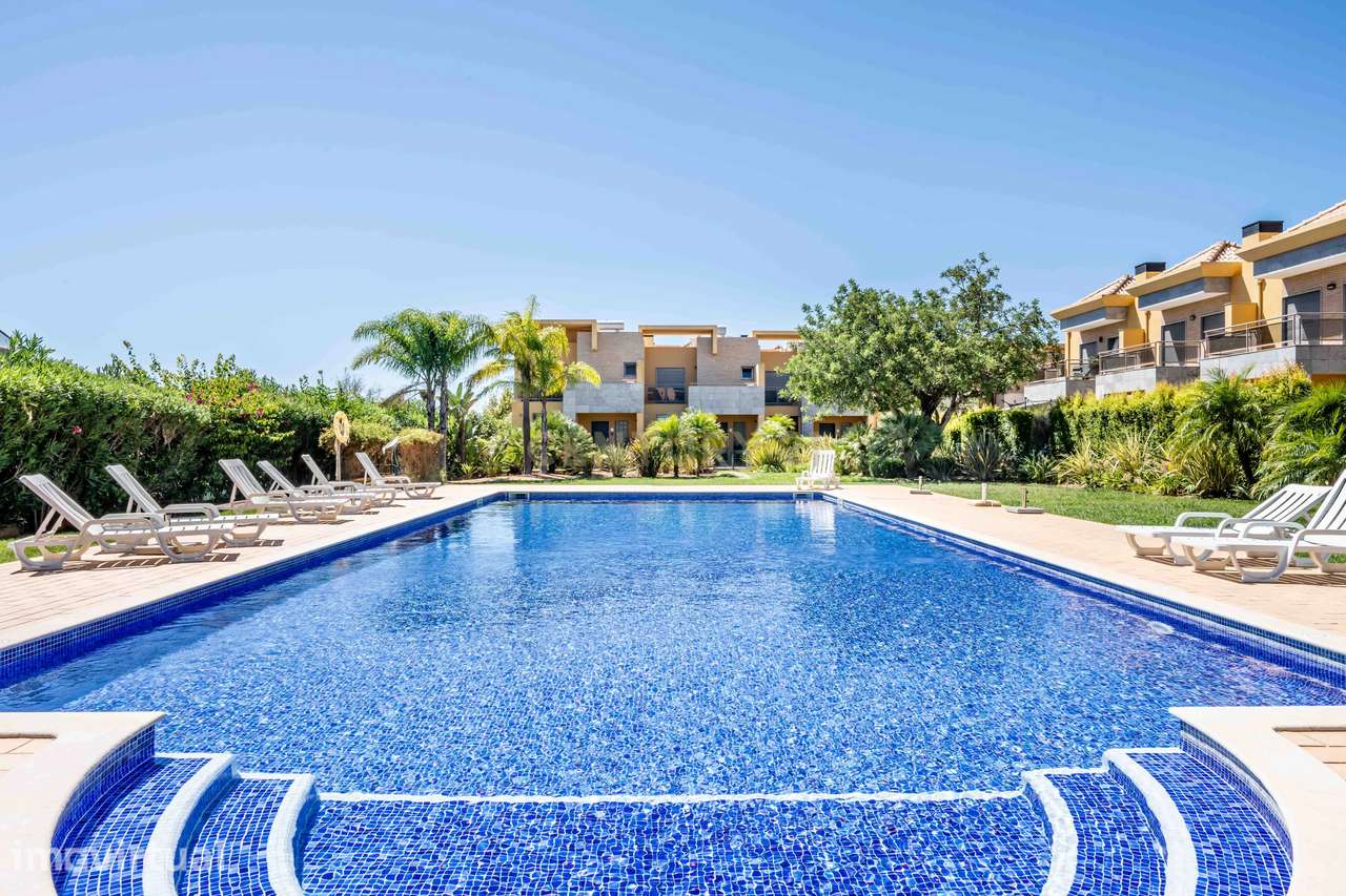 Moradia V3 com Piscina, Jardim Privativo, Amplos Jardins Paisagísticos - Grande imagem: 4/40
