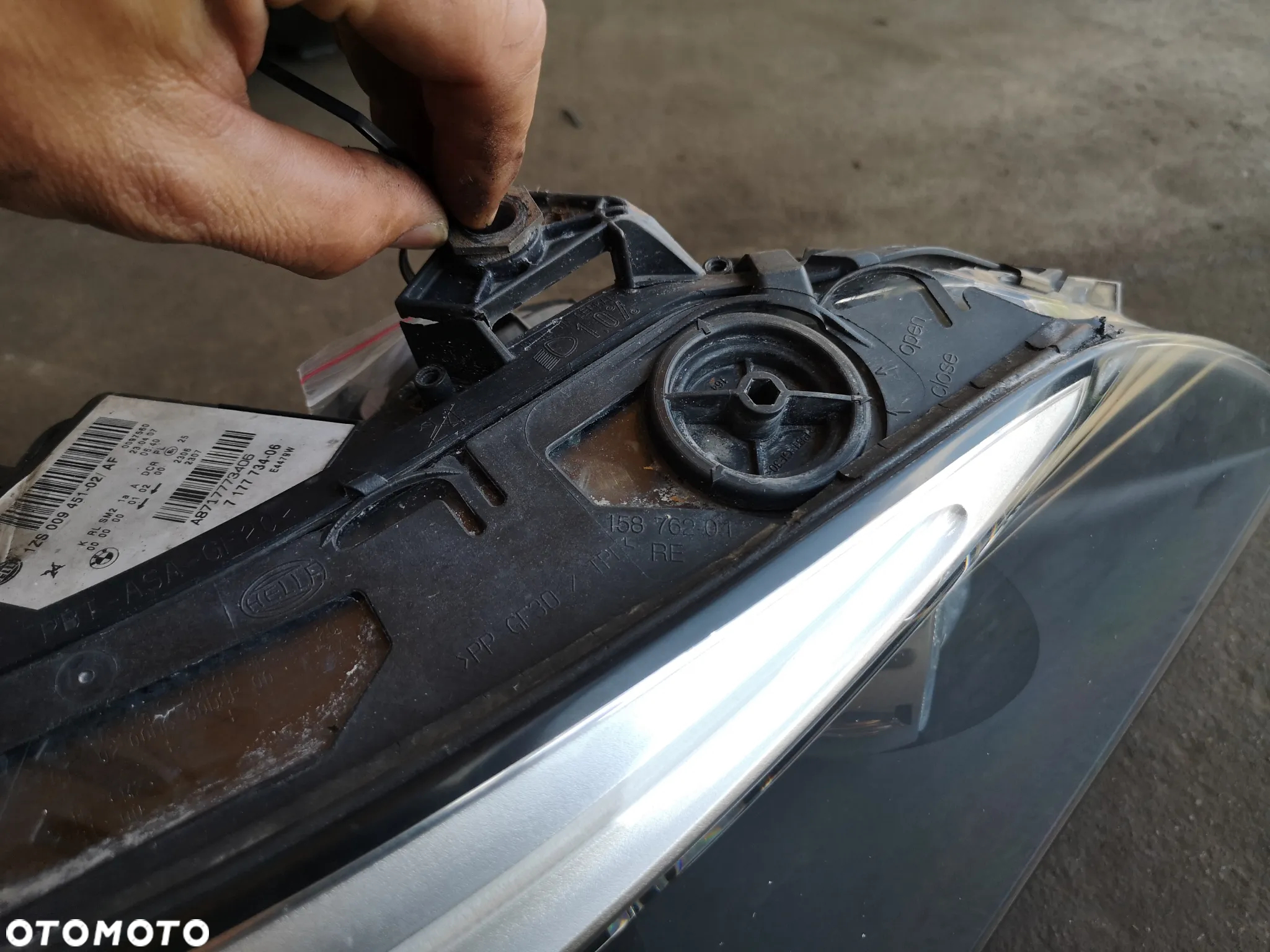 LAMPA PRAWA PRZEDNIA HELLA DYNAMIC XENON D1S BMW 5 E60 E61 LIFT LCI EUROPA 7177734 KOMPLETNA - 10