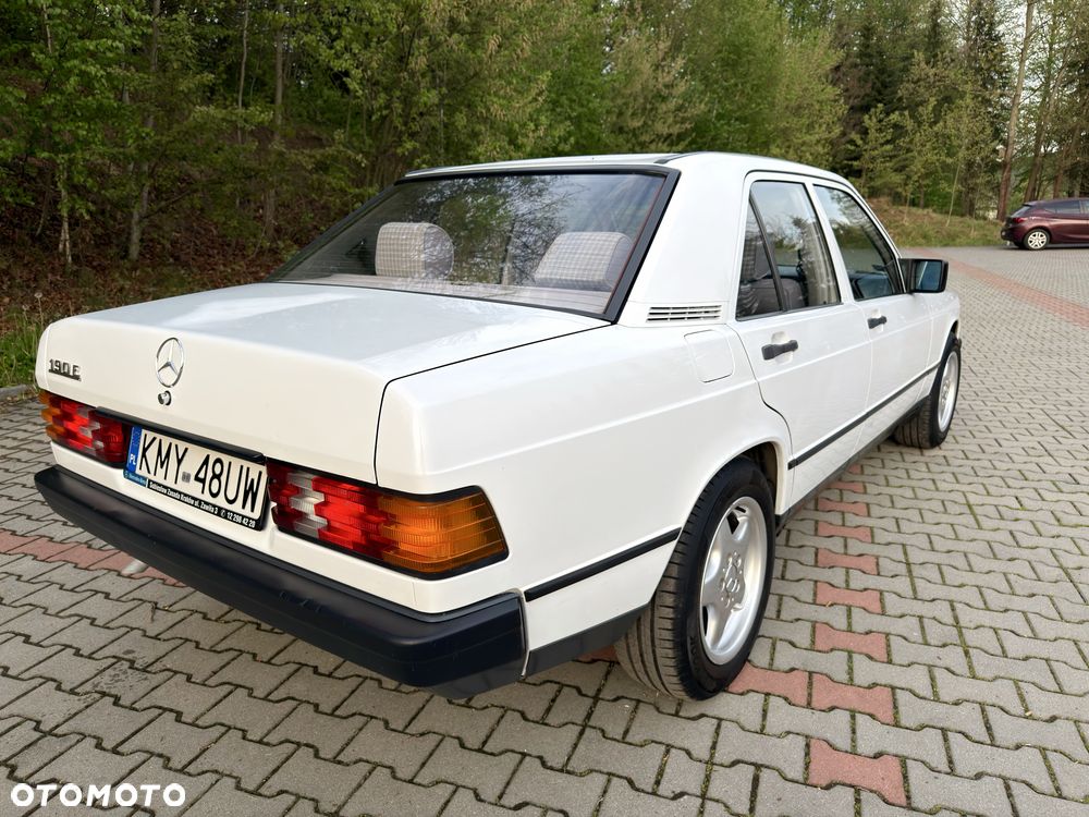 Mercedes-Benz W201 (190) - 3