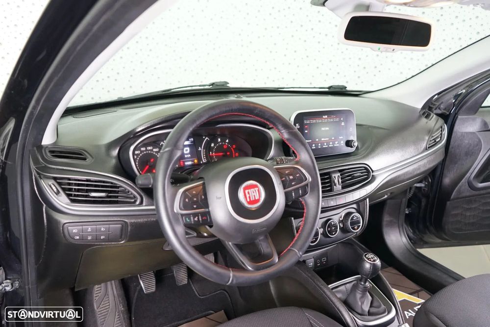 Fiat Tipo Station Wagon 1.6 M-Jet Lounge Tech - 17