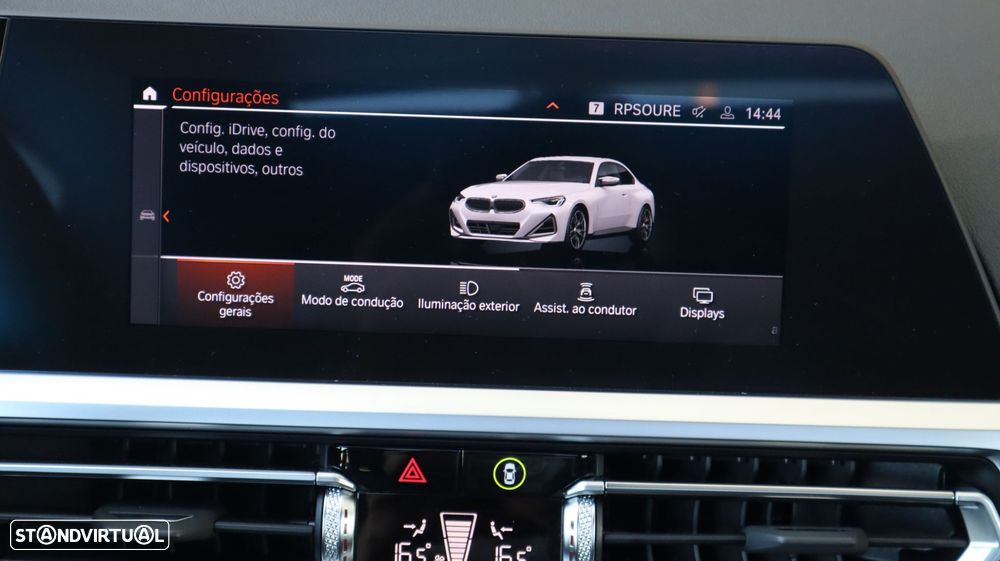 BMW M240i xDrive Auto - 27