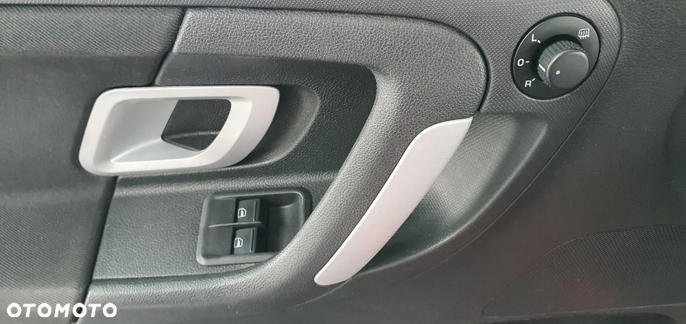 Skoda Roomster 1.2 Ambition - 29