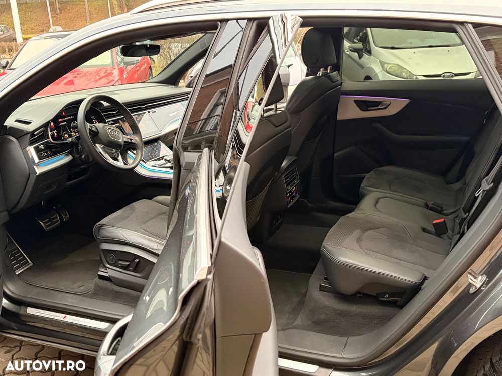 Audi Q8 55 TFSI quattro Tiptronic MHEV - 12
