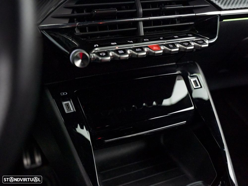 Peugeot e-2008 50 kWh GT - 28