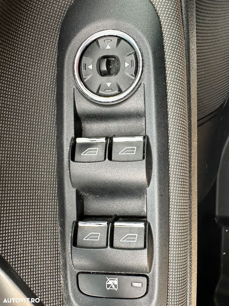 Ford S-Max - 7
