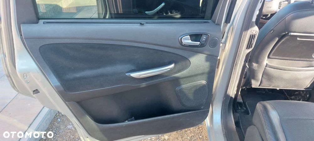 Ford Galaxy 2.2 TDCi Ghia - 15