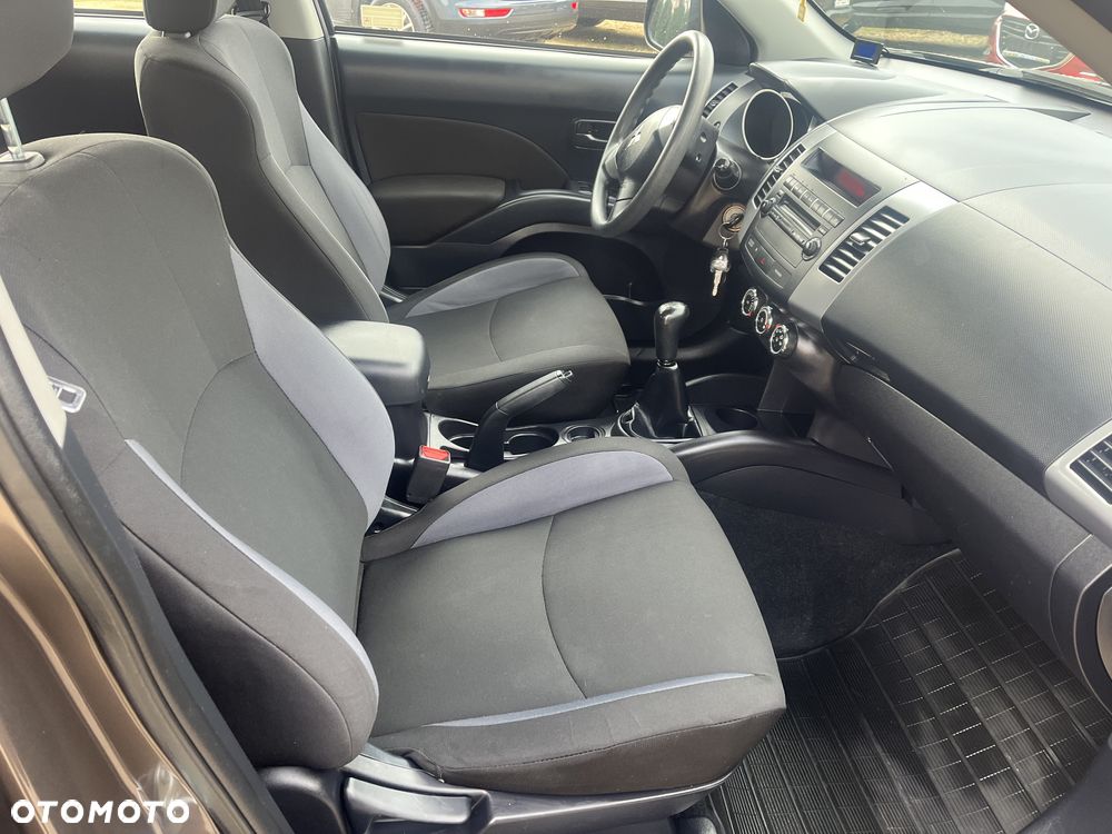 Mitsubishi Outlander 2.0 Intense + 2WD EU5 - 13