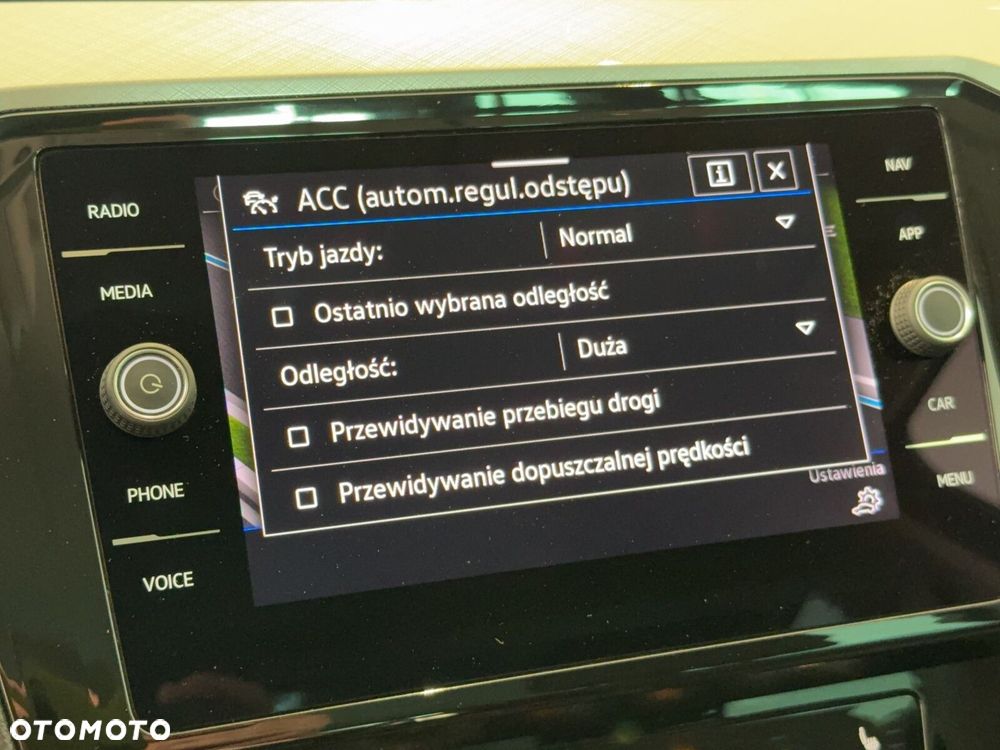 Volkswagen Passat Variant 2.0 TSI Business DSG - 34