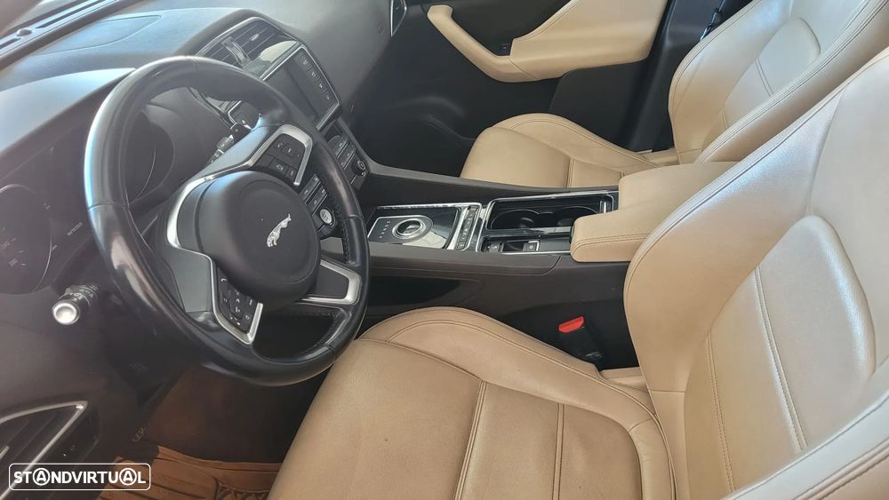 Jaguar F-Pace - 4