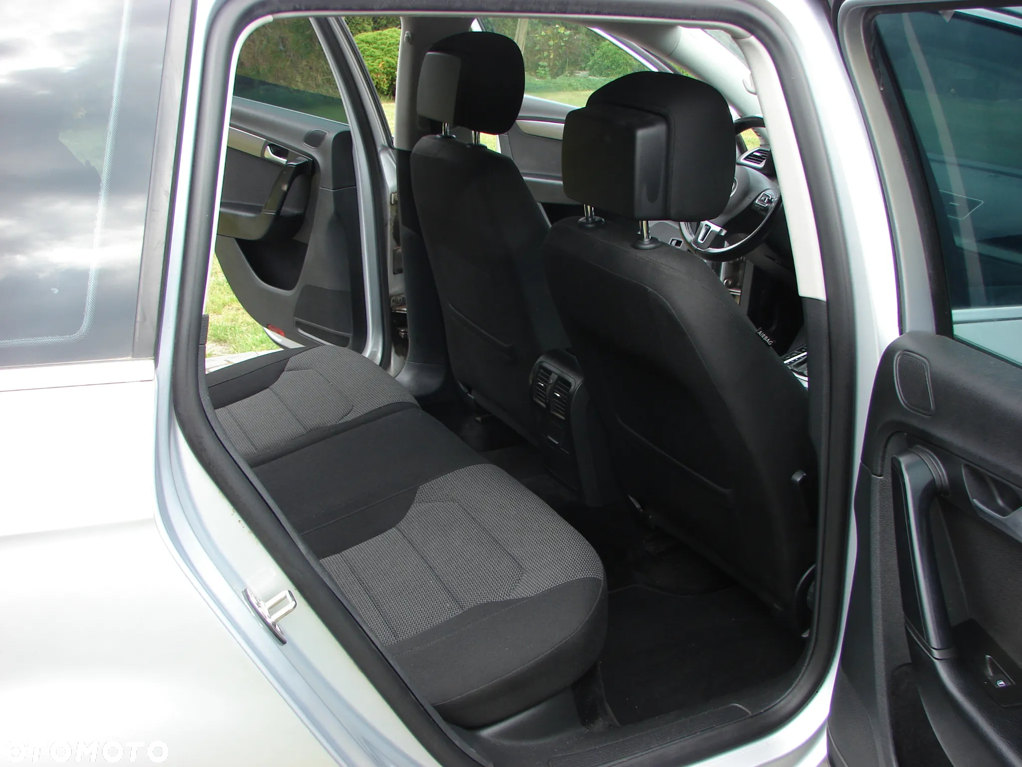 Volkswagen Passat - 9