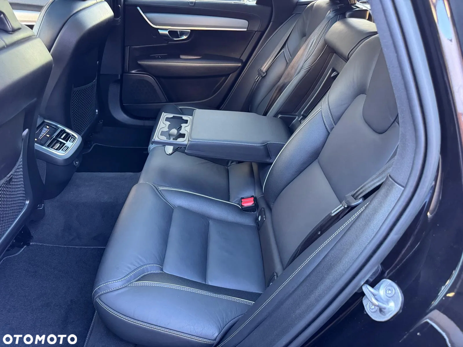 Volvo V90 B5 B Ultimate Dark - 37