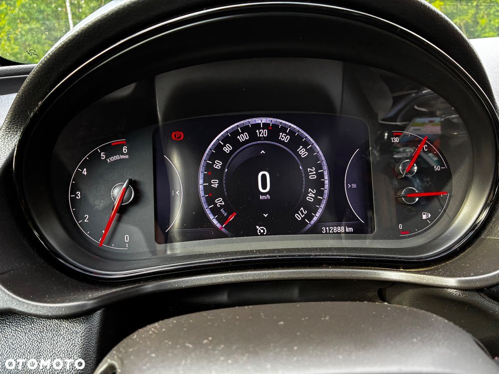 Opel Insignia - 10