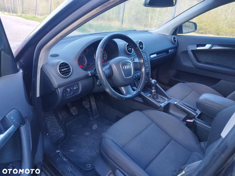 Audi A3 Sportback 2.0 TDI Ambiente - 9