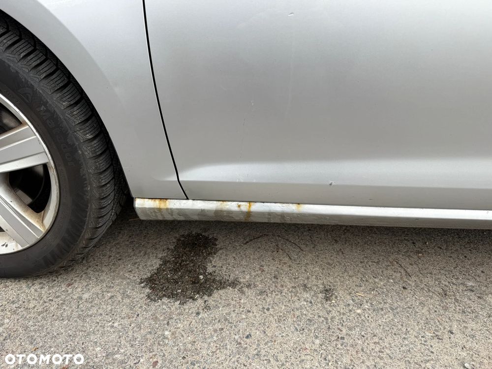 Volkswagen Golf 2.0 TDI (BlueMotion Technology) Comfortline - 26