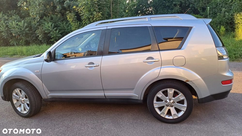Mitsubishi Outlander 2.0 DID Instyle - 3