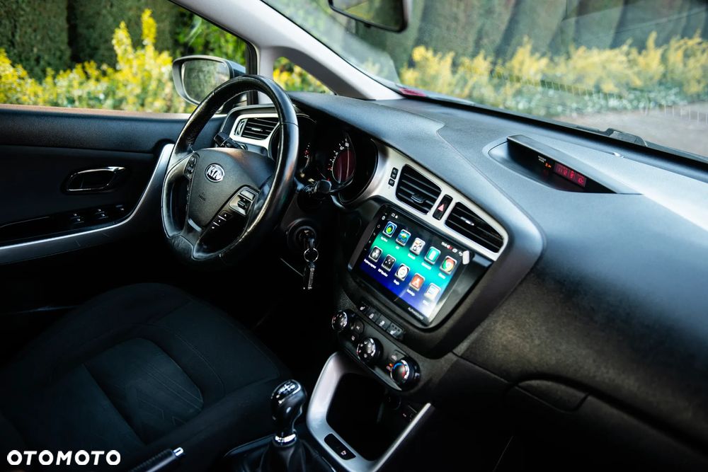 Kia Ceed - 38