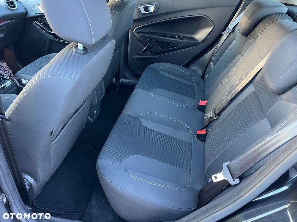 Ford Fiesta 1.0 Champions Edition - 11