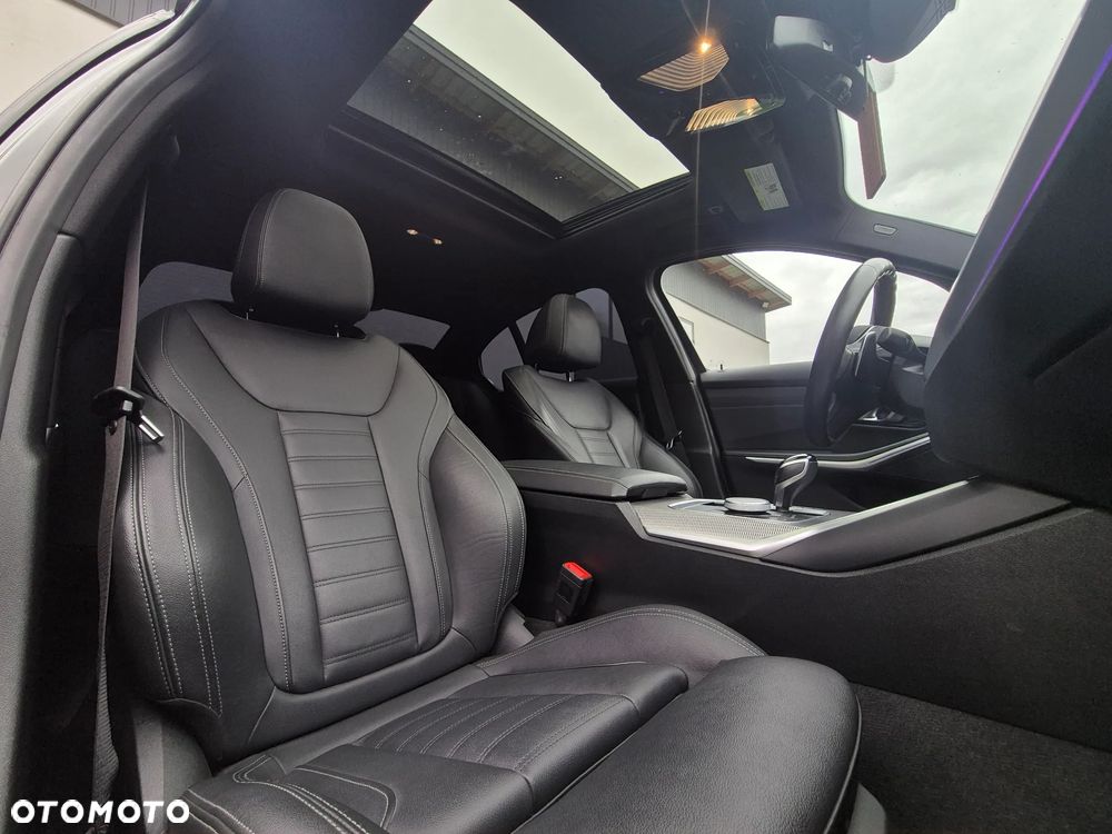 BMW Seria 3 M340i xDrive sport - 26