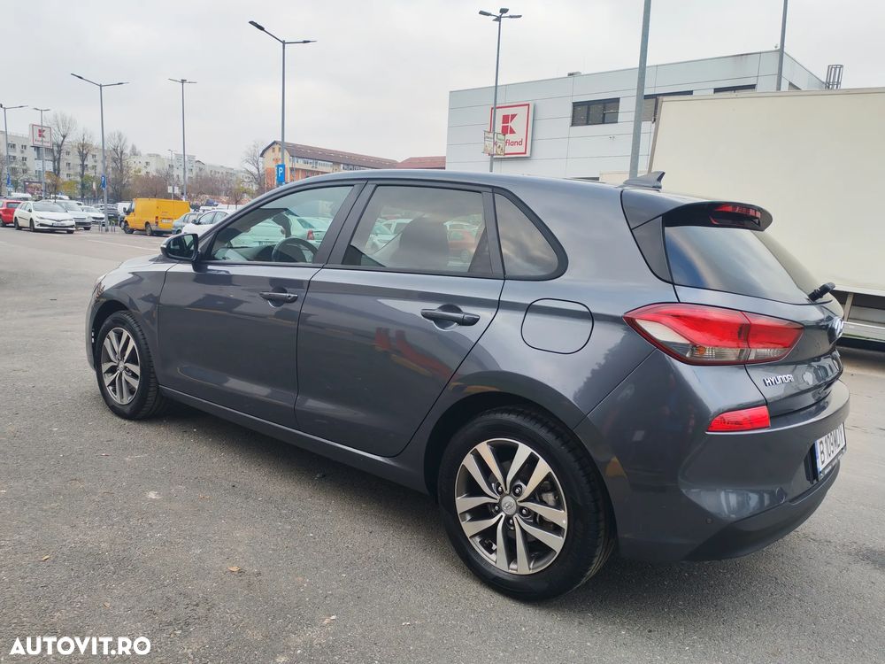 Hyundai i30 1.4 100CP 5DR M/T Highway - 3